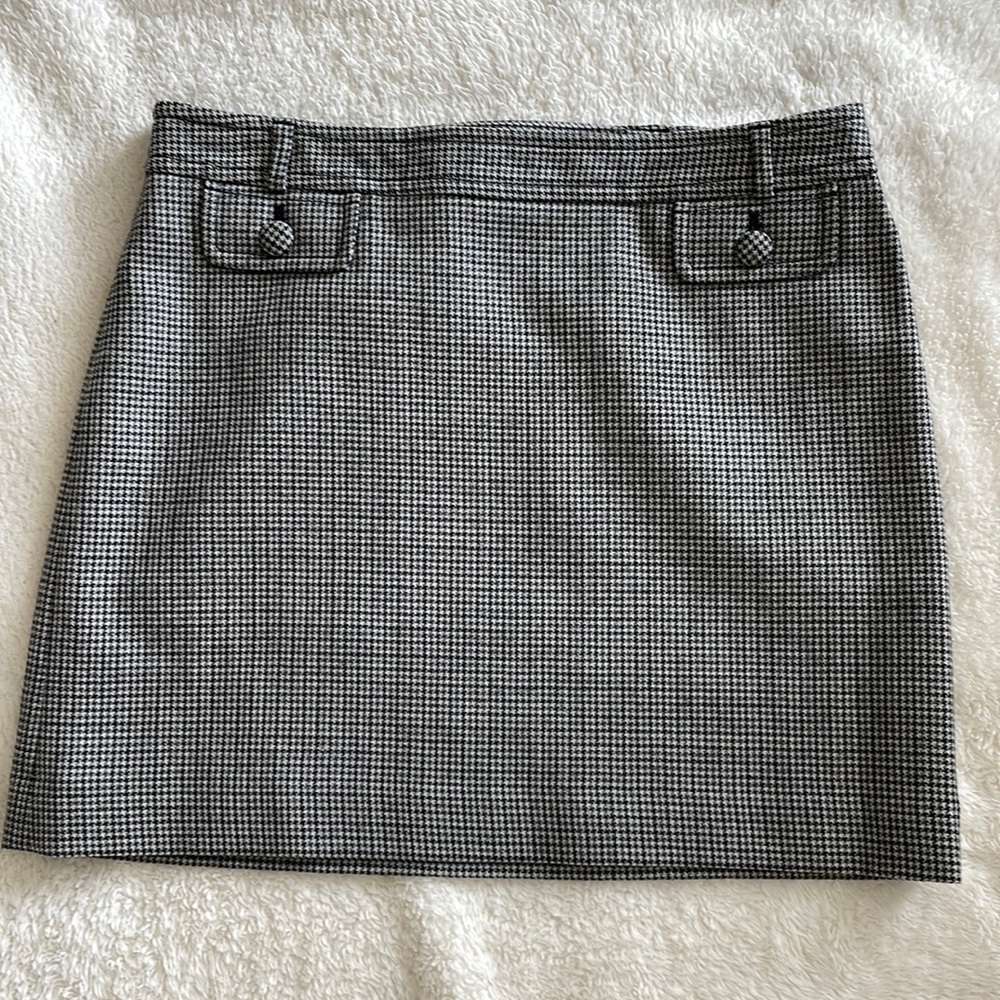 Banana Republic Preppy Houndstooth Skirt - Black/Gray, size 4
